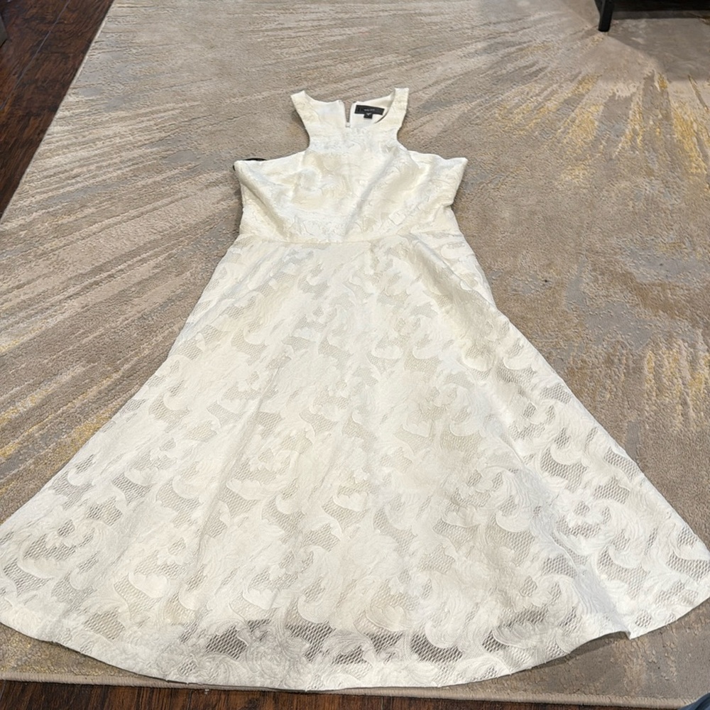 Vera Wang White Lace Dress Size 6 midi metallic mesh amazing